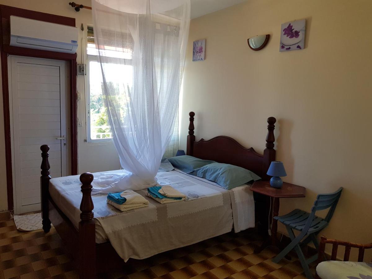 La Maison Aux Orchidees Petit-Bourg Eksteriør bilde